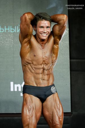 CLASSIC PHYSIQUE ЮНИОРЫ